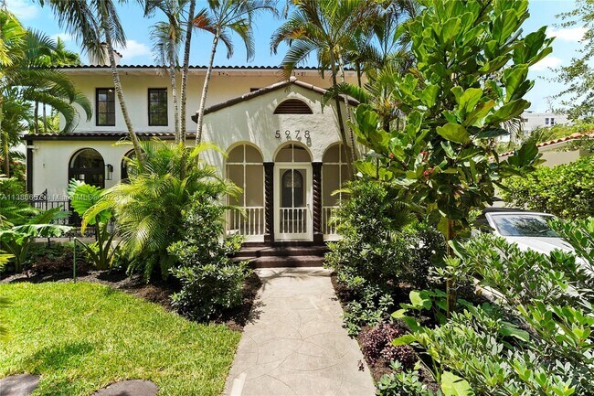 Foto del edificio - 5978 NE 6th Ct