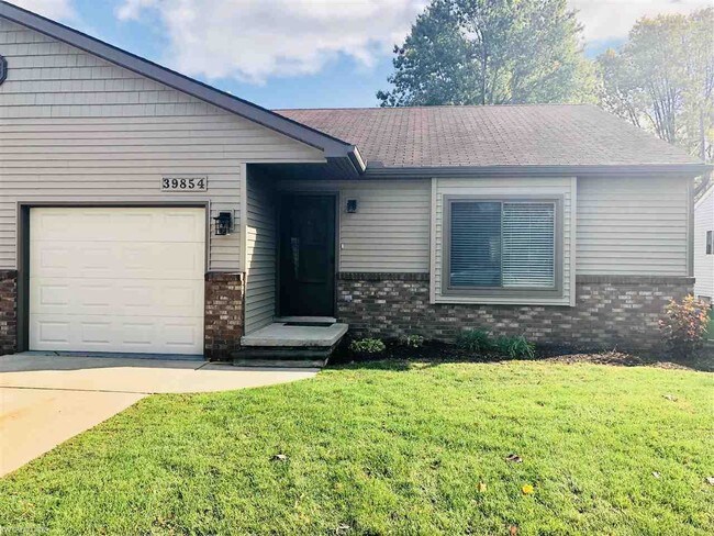 Building Photo - 39854 Bridgeview St