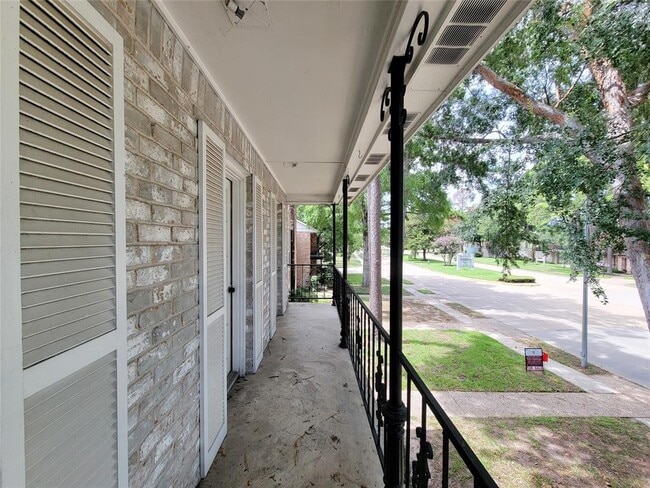 Building Photo - 13432 Jones Rd
