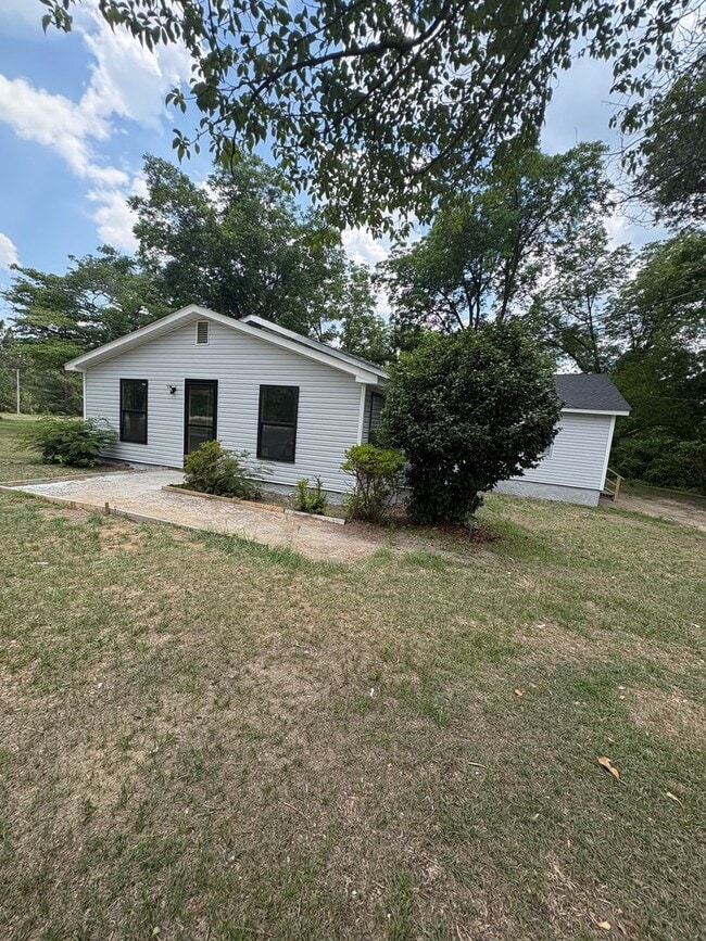 Building Photo - 28180 Peach Orchard Rd