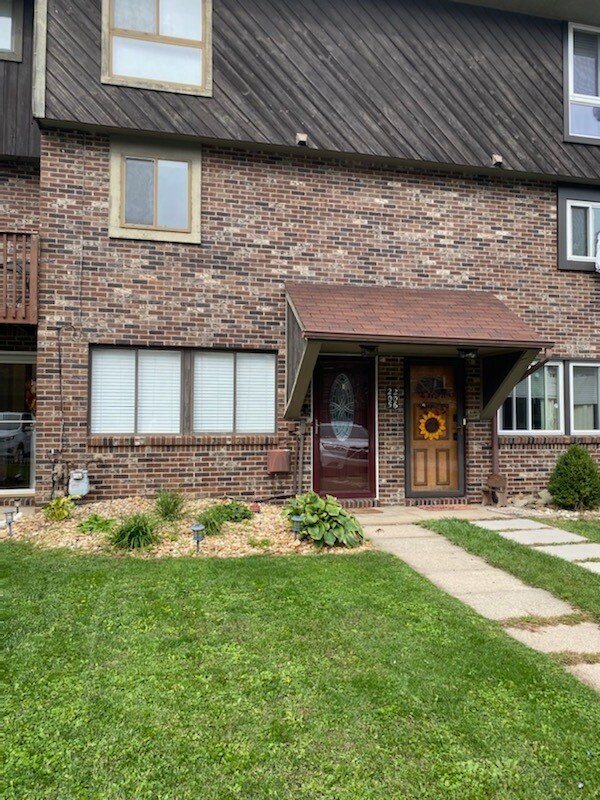 205 Bayberry Ln, Imperial, PA 15126 Townhome Rentals in Imperial PA