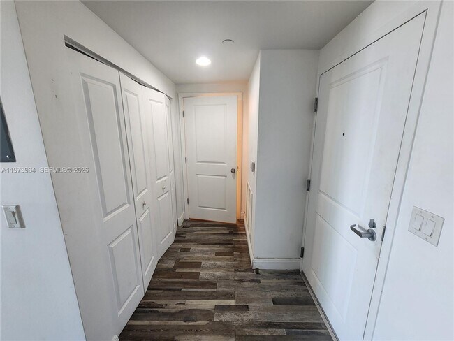 Foto del edificio - 1250 S Miami Ave