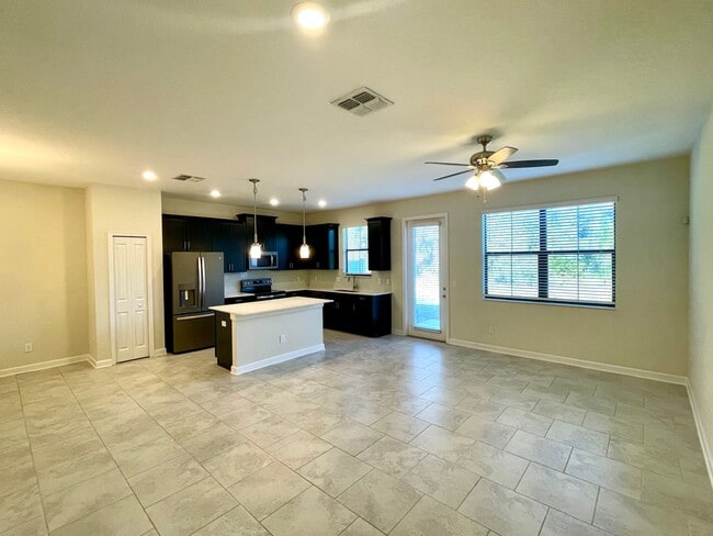 Building Photo - 4 Bedroom, 3.5 Bath Townhome in Lake Nona-...