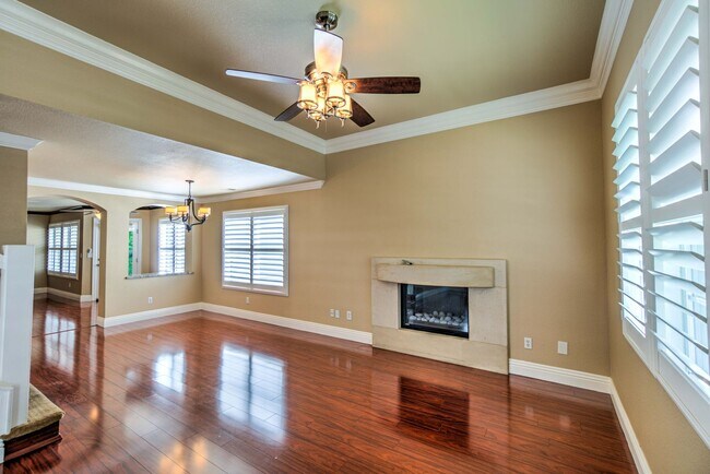 Building Photo - Elegant 3-Bed Home in Quiet Folsom Neighbo...