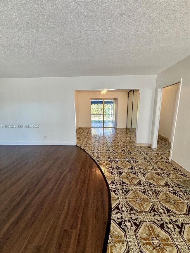 Foto del edificio - 4917 W Park Rd