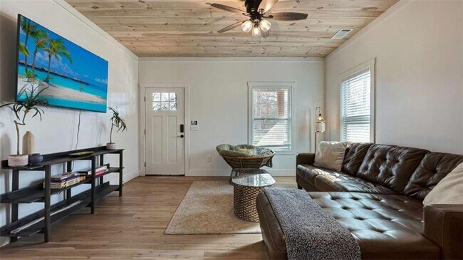 Foto del edificio - 360 Prince Dr