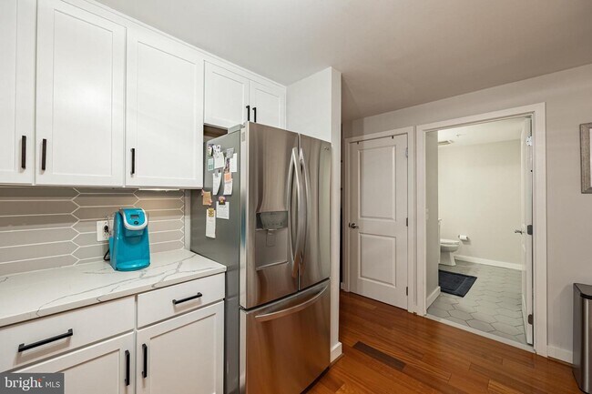 Foto del edificio - 888 N Quincy St