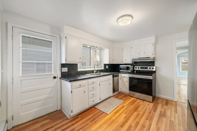 Foto del edificio - 46 Elaine Rd