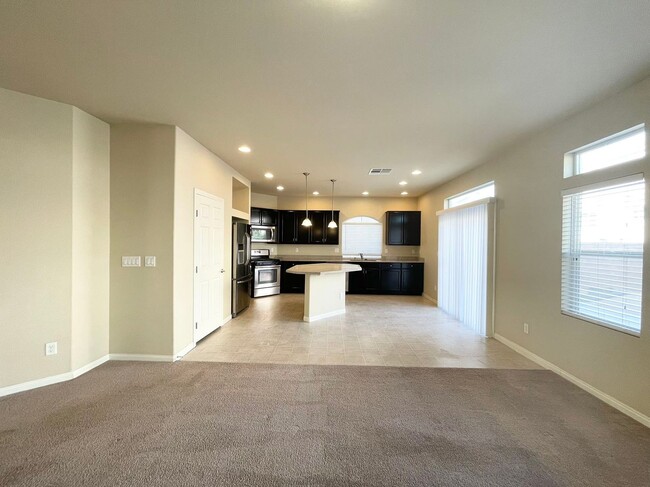 Building Photo - Beautiful 3 story single family house in C...