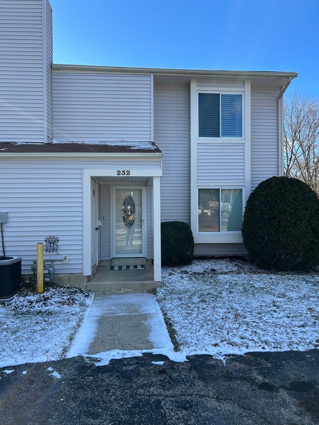 Building Photo - 232 Fir Tree Ct