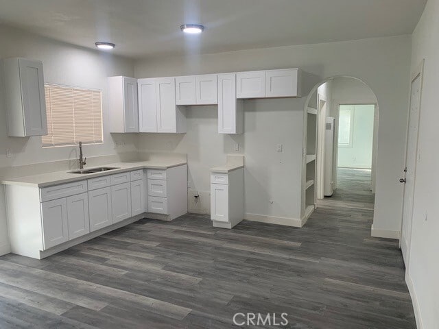 Building Photo - 1514 S Bentley Ave