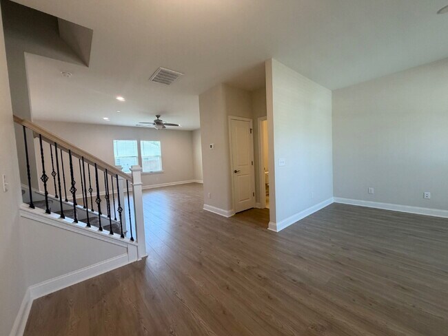 Building Photo - Move In Ready Home in Malind Bluff!