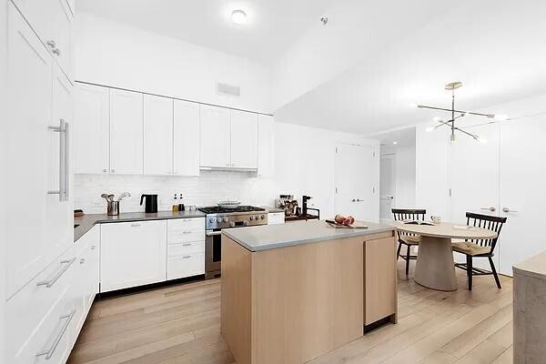 Primary Photo - 50 W 30th St