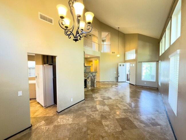 Building Photo - Wonderful 3 bedroom 2.5 bath home in Coast...