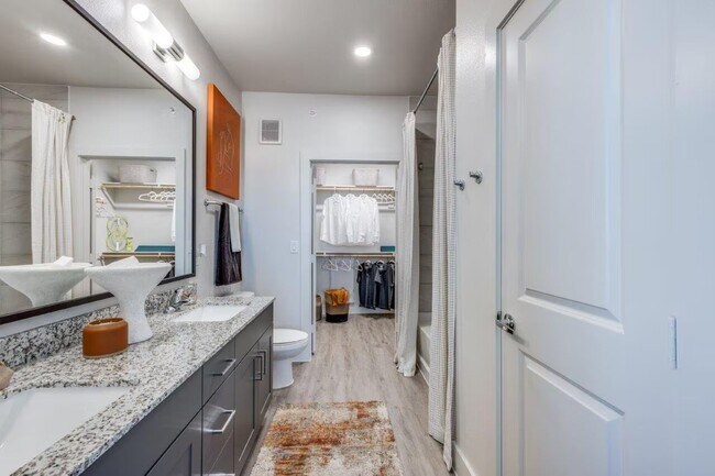 Foto del edificio - It Just Has That Feel