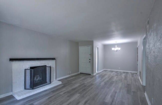 Foto del edificio - 2116 Hobbs Rd