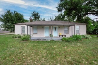 Building Photo - 2101 W Romana St