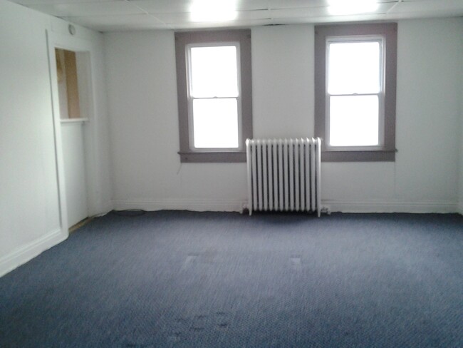 Building Photo - 2105 State Rte 32 S