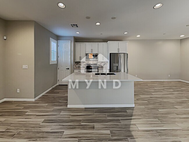 Building Photo - 11688 Redwood Mountain Ave