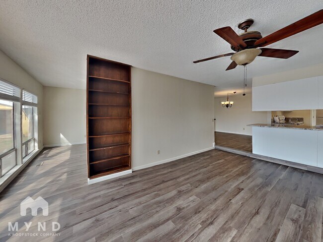 Foto del edificio - 1290 Stardust St