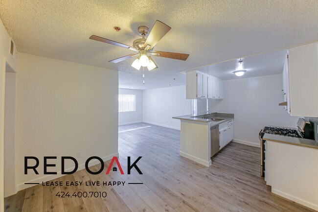 Foto del edificio - Beautiful and Bright Two Bedroom with Spac...