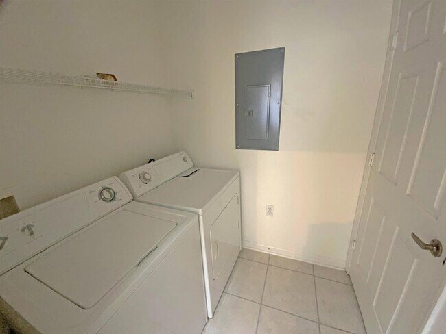 Foto del edificio - 1603 Prestwick Pl