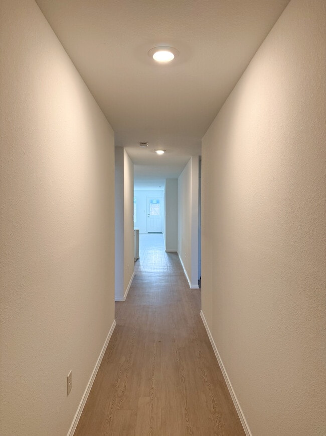 Building Photo - 309 Trinity River Holw