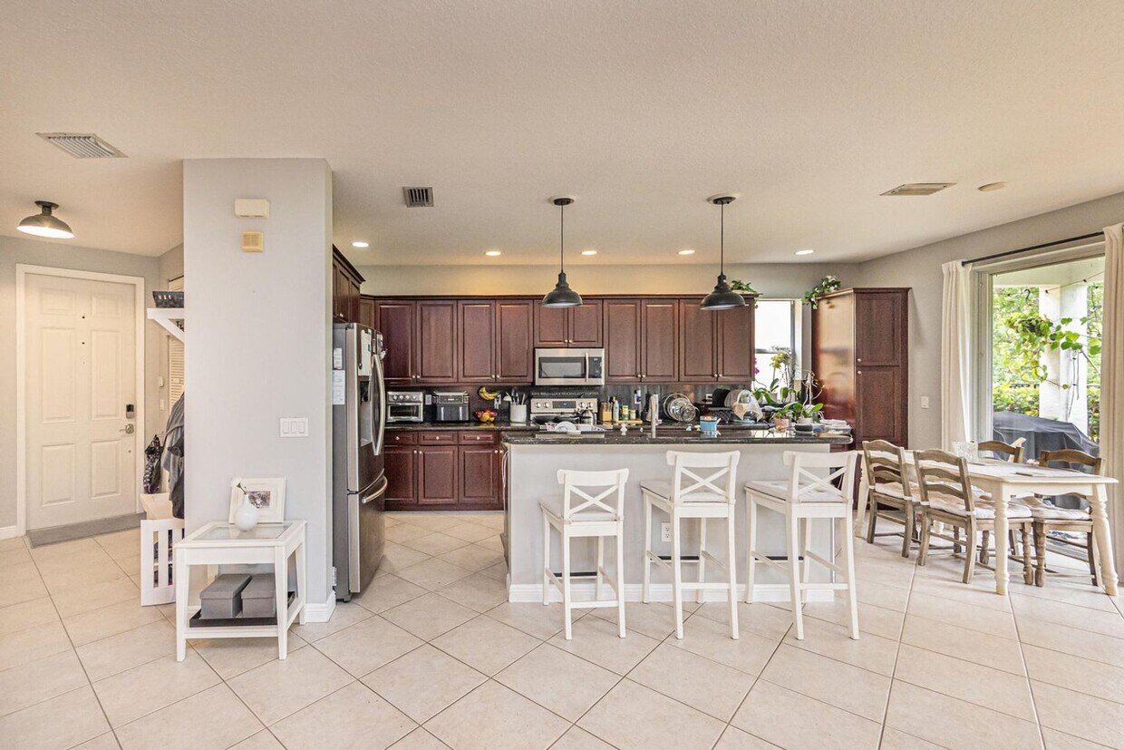 Foto principal - 9053 Dupont Pl
