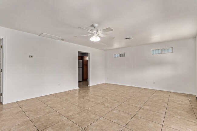 Building Photo - CHARMING casita in the heart of Phoenix!