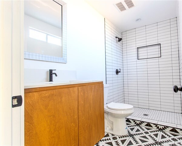 Foto del edificio - 216 S Gage Ave