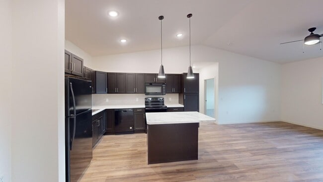 Kitchen - Sage Meadow Apartments & Townhomes