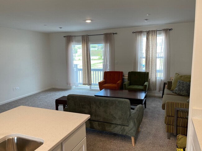 Building Photo - 17205 Longford Ln
