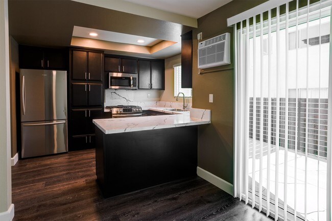 Building Photo - 820 Normark Terrace