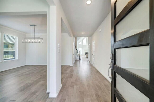 Foto del edificio - 8914 Milam Grove Dr