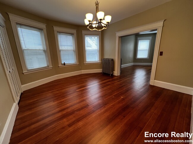 Building Photo - 759 Boylston St