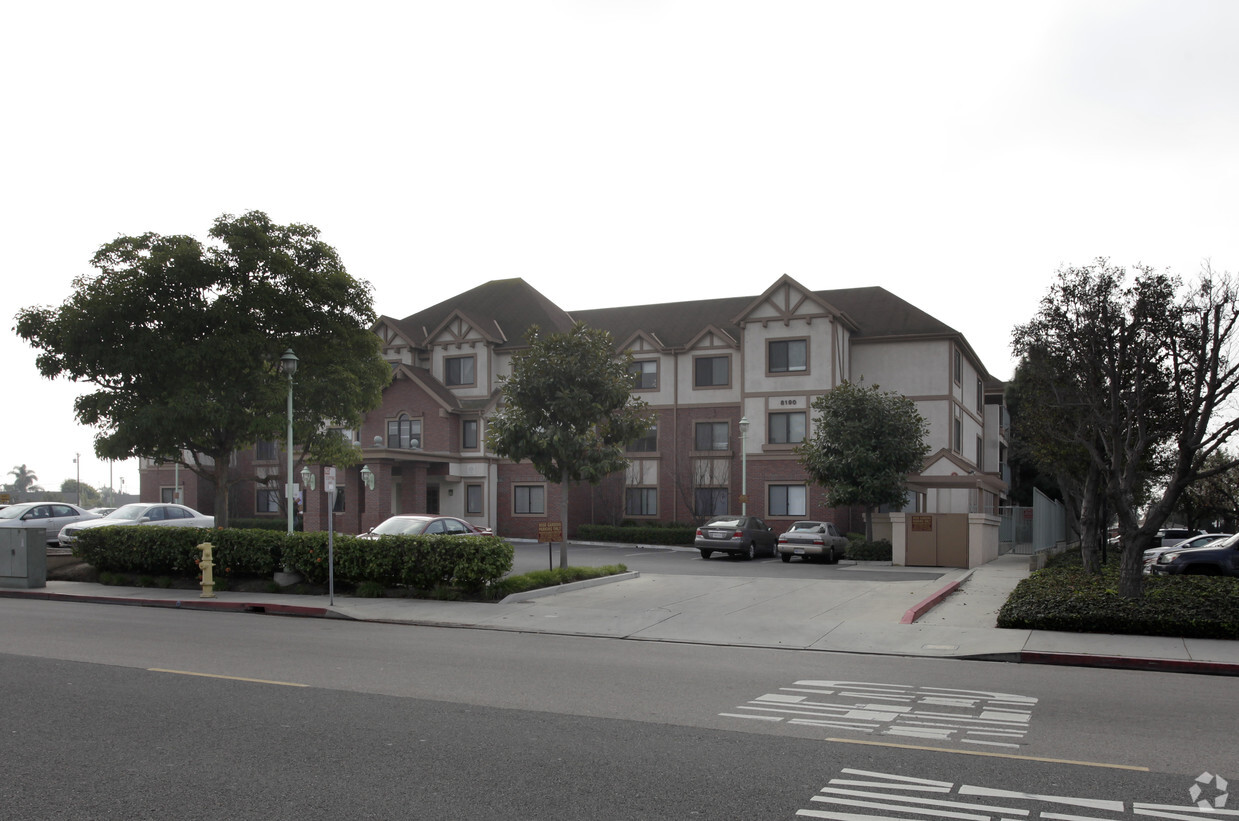 Building Photo - Rose Gardens Apartments