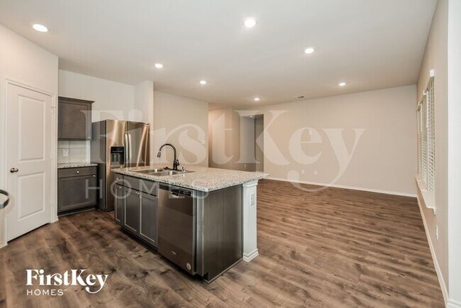 Foto del edificio - 3338 Everly Dr