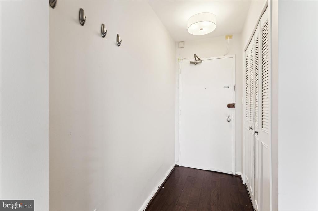 Foto principal - 2939 Van Ness St NW