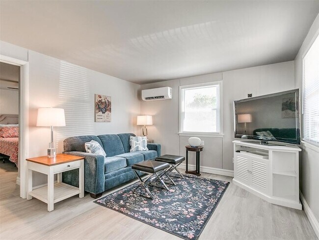 Foto del edificio - 203 E Brooks St