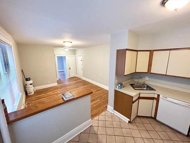 Building Photo - 1758 Commonwealth Ave