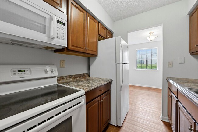 Foto del edificio - 2 Bedroom 1 Bathroom first floor Goshen Valley flat!