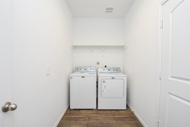 Foto del edificio - 21170 Alder Oaks Dr