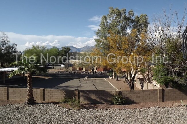 Foto del edificio - 625 S Prudence Rd