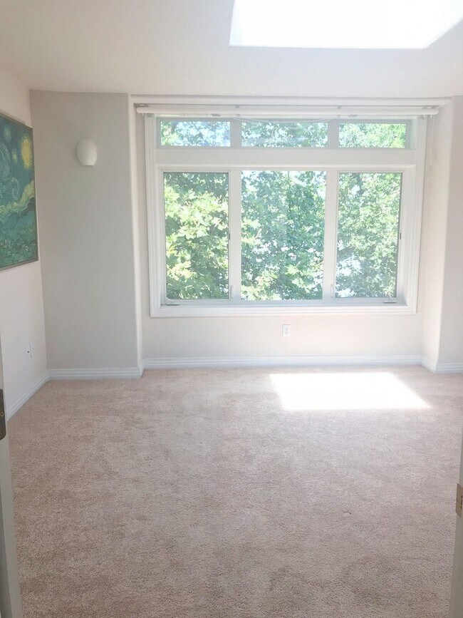 Foto del edificio - 2 br, 2.5 bath House - 2667 NW Thurman Street