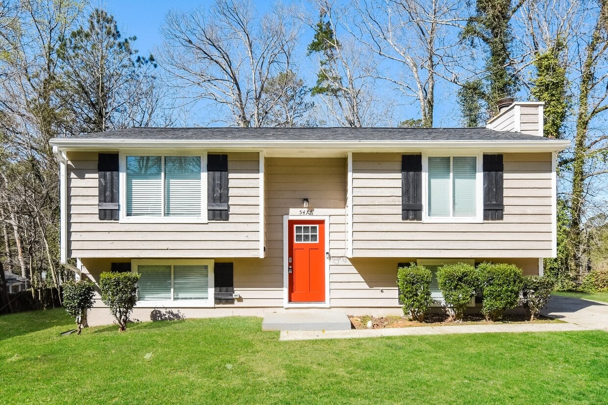 5477 Martins Crossing Rd House Rental in Stone Mountain, GA