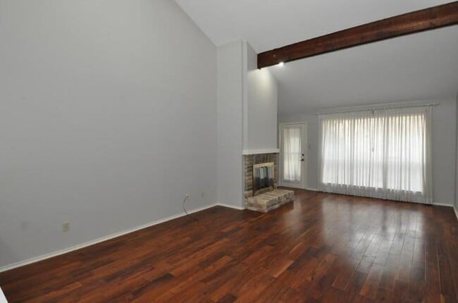 Building Photo - 3700 Steck Ave