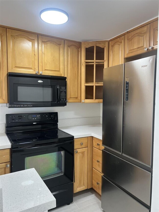 Foto del edificio - 7801 NE 4th Ct