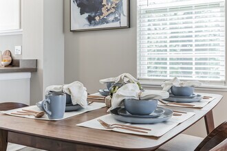 Oak Townhome - The Green