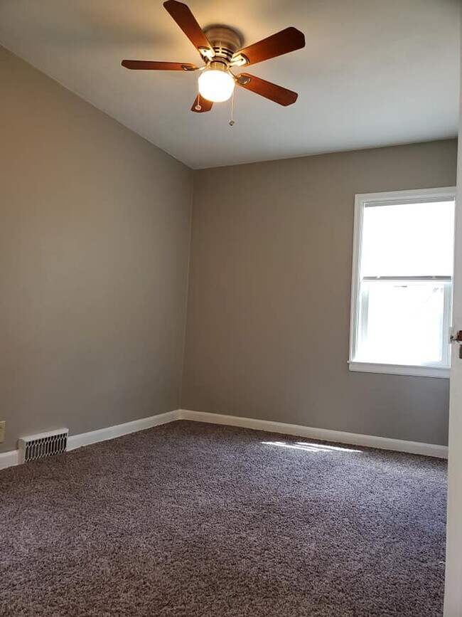 Bedroom 2 - 225 W 28th St