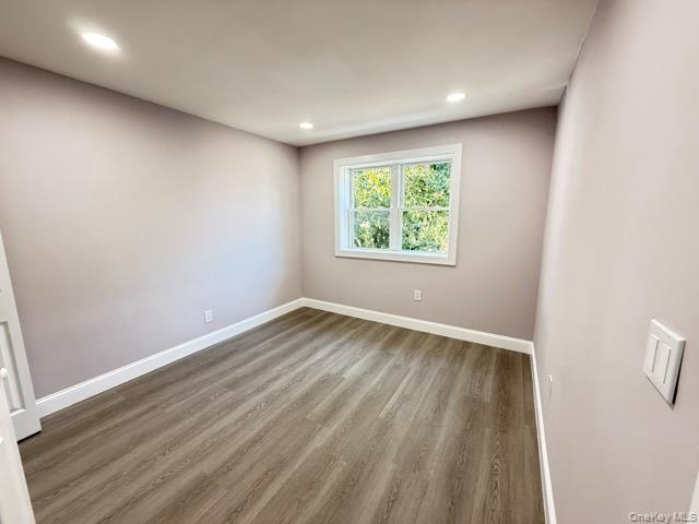 Foto principal - 719 E 217th St